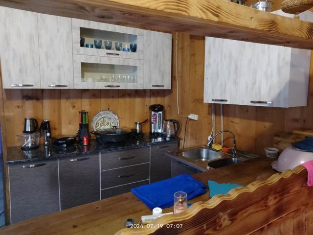 Elos Guesthouse Iprari Eksteriør bilde